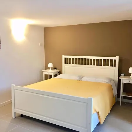 Nette Einzimmerwohnung Im Casa Mary, Mit Seeblick, Terrasse Und Garten